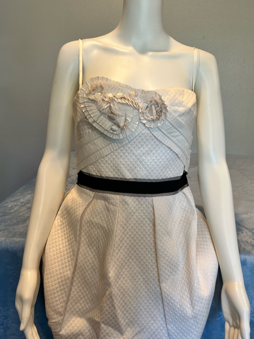 BCBGMAXAZRIA White Strapless Cocktail Dress with Rosette & Black Belt - Size 10